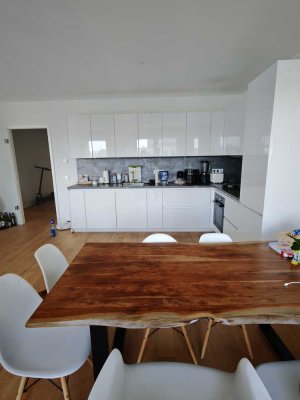 Lebendig wohnen in Heerdt: Großzügige 2-Zimmer-Wohnung mit Balkon