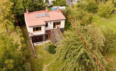 Schickes Einfamilienhaus auf großem Grundstück am Stadtrand Geras . Verkauf im Gebotsverfahren.