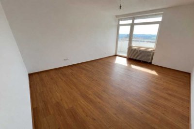 Helle 2‑Zimmer‑Wohnung mit Balkon & Einbauküche – Garage inklusive