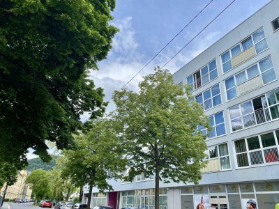 Oben Wohnen mit herrlicher Aussicht! Plus Wintergarten &amp; Tiefgarage!