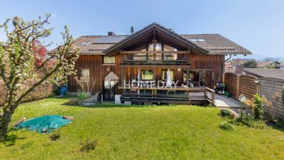 Bezugsfreie Dachgeschosswohnung mit Stellpatz, gr. Balkon und tollem Blick auf die Berglandschaft