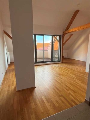 Nah am Klinikum Buch + Loft-Charakter in einer gepflegten Anlage mit eigenem Stellplatz +