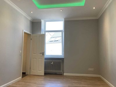 KL - Nähe Stadtpark/Bahnhof, 1 ZKB, Badezimmer mit Regendusche, Pantryküche