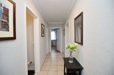 Wohnen im Grünen: 3 Zi EG Wohnung mit 2 Balkonen in Stuttgart-Vaihingen