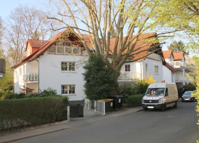 ++ Am Sachsenhäuser Berg! Charmante 3 Zimmer Maisonette-Wohnung mit 2 Balkonen und Garten ++