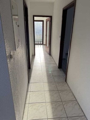 Helle 4-Zimmer-Dachgeschosswohnung mit Balkon in zentraler Lage von Neuenrade