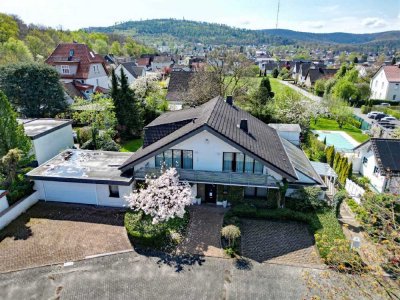 gepflegtes Komfort-Einfamilienhaus mit Einliegerwohnung in ruhiger und begehrter Wohnlage von