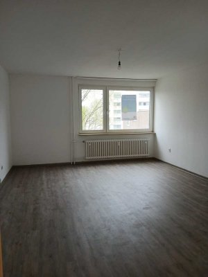 Modernisierte 3-Zimmer Wohnung mit Balkon in Bielefeld Sennestadt!