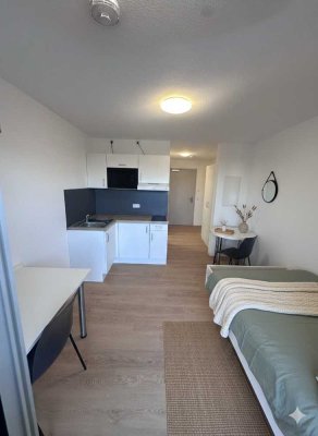 NEU - Modernes möbliertes 1-Zimmer-Studio mit Balkon im Zentrun – nur Studenten/Azubis