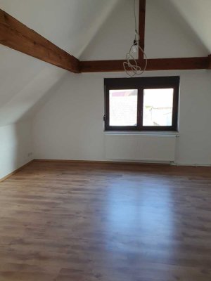 Geräumige 5-Zimmer-Wohnung auf 2 Etagen in 75045, Walzbachtal