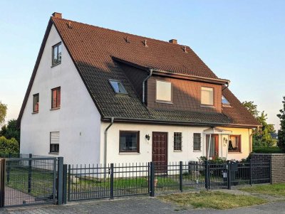Renovierte Doppelhaushälfte mit Garten in Berlin-Mahlsdorf