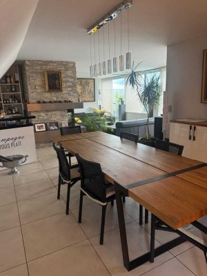 Elegante 4-Zimmer Maisonette-Wohnung im 6. OG mit Balkon in Köln Mülheim