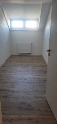 Viel Platz für den Alltag in dieser 5-Zimmer-Wohnung in Koblenz
