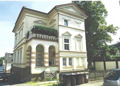 Wunderschöne 4-Zimmer-Wohnung in der Jugendstil-Villa mit Balkon im 1. OG