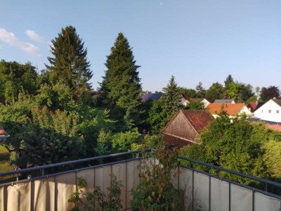 Exklusive, neuwertige 2-Raum-DG-Wohnung mit gehobener Innenausstattung mit EBK in Gaimersheim