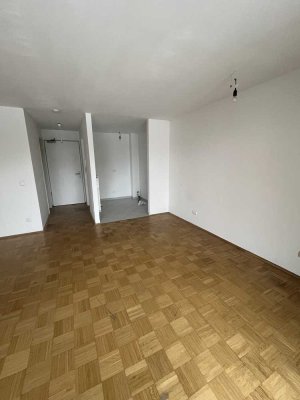 Renovierte 1-Zimmmerwohnung mit Parkettboden