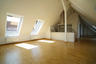 Stilvolle Dachgeschoss-Wohnung in der Ulmer Innenstadt