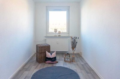 Helle 4-Raum-Wohnung mit Tageslichtbad