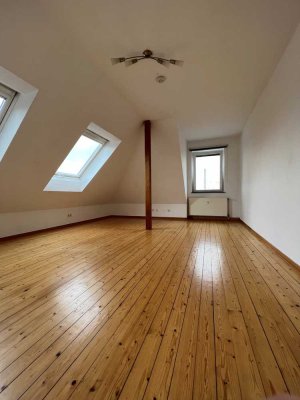 Schöne Dachgeschosswohnung mit großer Dachterrasse in Bielefeld-Brake