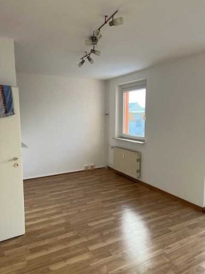 Helle und moderne 3-Zimmer-Wohnung in Magdeburg mit Balkon