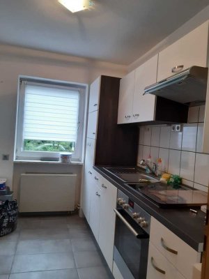 Vollständig renovierte 2,5 Zimmer-Erdgeschosswohnung mit Balkon und Einbauküche in Braunschweig
