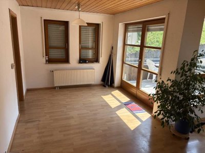 Schöne sonnige 3-Zimmer-Maisonette-Wohnung mit Einbauküche in Beilstein