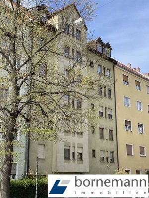 N-Süd, ruhige Seitenstraße! Ganz oben! Vermietete 4-Zi.-Galerie-ETW mit Westbalkon + TG!