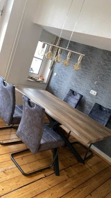 Charmante Altbauwohnung mit Balkon in ruhiger Lage – 2-Zimmer-Wohntraum im 2. Stock