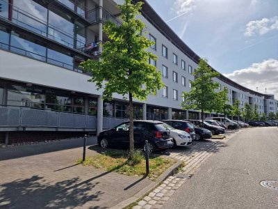 NUR FÜR STUDIERENDE (DUAL ODER VOLLZEIT) : Zimmer mit eigenem Badezimmer in moderner 6er WG