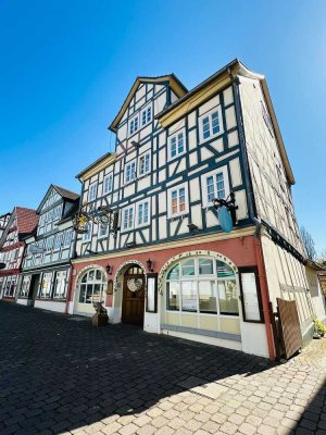 Geschäftshaus mit Restaurant und vier Wohnungen zu verkaufen - Provisionsfrei