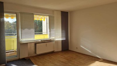 Helle 2-Zimmer-Wohnung mit Balkon im 5. OG in Erlangen-Büchenbach