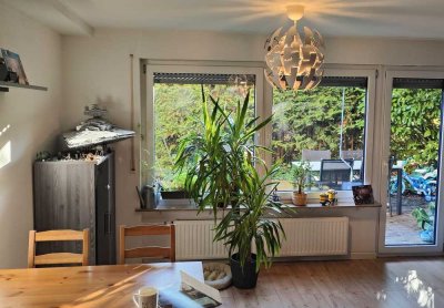 Komfortable 3-Zi.-EG-Whg., 80 m² Wfl., mit Terrasse und Gartenanteil!