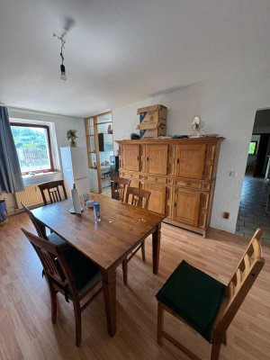 5-Zimmer Wohnung mit 2 Garagen in Duisburg-Mittelmeiderich