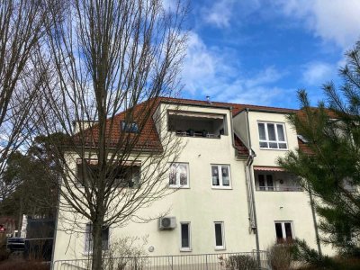 Helle DG-Wohnung, 101 qm / 3 Zimmer (+Essbereich&Kammer+Keller), EBK, Balkon - im Zentrum Saarow