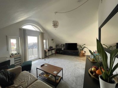 Schönes 2-Zimmer-DG-Studio mit Balkon und EBK in Hochdorf-Assenheim