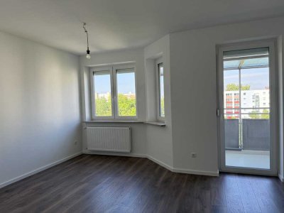 Frisch renovierte 5-Zimmer-Wohnung mit zwei Balkonen & TG-Stellplatz in Regensburg