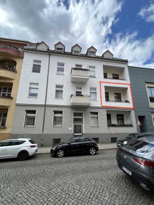 2 Zimmer in ruhiger Seitenstr.