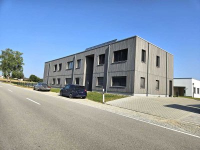 Moderne KfW 55 - 2-Zimmer-Penthouse-Neubauwohnung mit TG, Balkon und Blick in´s Grüne in Vilshofen
