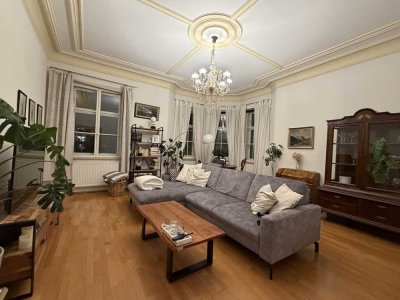 Wunderschön sanierte 3 Zi.-Jugendstilwohnung mit Balkon in Zentrumsnähe!