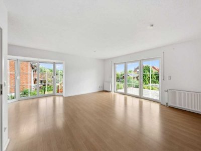 Bezugsfrei: Doppelhaushälfte in Potsdam-Fahrland! Vollunterkellert, 2 Stellplätze, neuwertige EBK