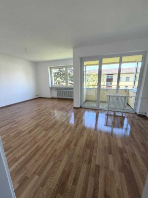 Helle 3-Zimmer-Wohnung mit Balkon in Amberg