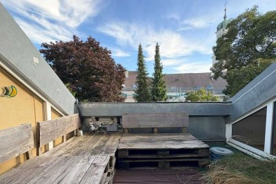 Hervorragende 3 Zimmer DG Wohnung in Augsburg Göggingen mit Dachterrasse und Garage