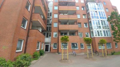 1 Zimmerwohnung - saniert - Bad und Wand- und Fußbodenbelege etc. - mit Pantryküche