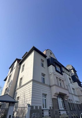 Provisionsfrei! Exklusive 6-Zimmer Maisonette Wohnung frisch renoviert zur Eigennutzung