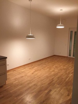 Seniorengerechte 2-Zimmer-Wohnung inkl EK und Terrasse in Bietigheim-Bissingen
