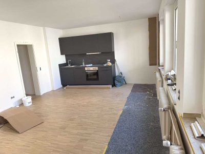 Sanierte 3 Zimmer Wohnung inkl. EBK + Stellplatz oder Garage