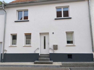 Vollständig renoviertes 5-Zimmer-Reihenhaus mit Einbauküche in Wörrstadt