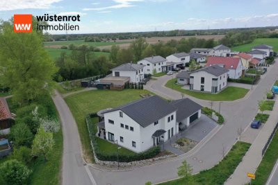 Energieeffizient & modern Wohnen! Neuwertiges EFH mit Doppelgarage und schönen Garten in Kirchroth