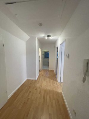 Helle 3-Zimmer Wohnung im 2. OG in Mörfelden-Walldorf