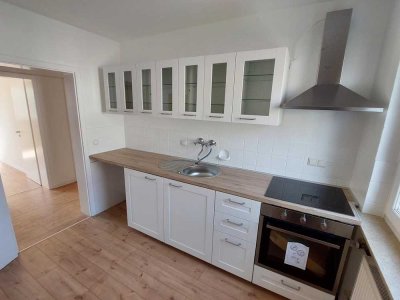 Schöne sanierte 3-4 Zi.-Wohnung, Balkon mit Weserblick & EBK in Hameln Nordstadt
